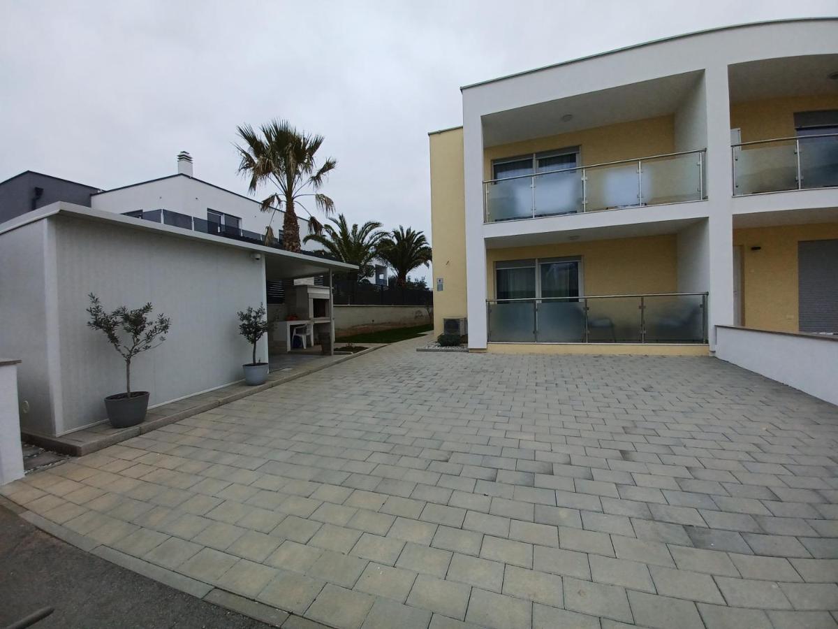 Apartments Leon 1 Novigrad Istria エクステリア 写真
