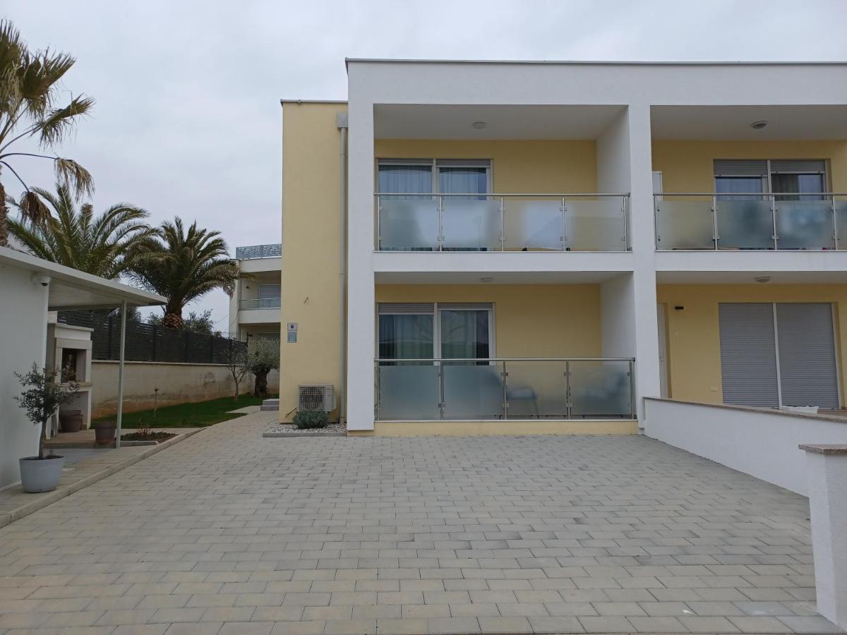 Apartments Leon 1 Novigrad Istria エクステリア 写真