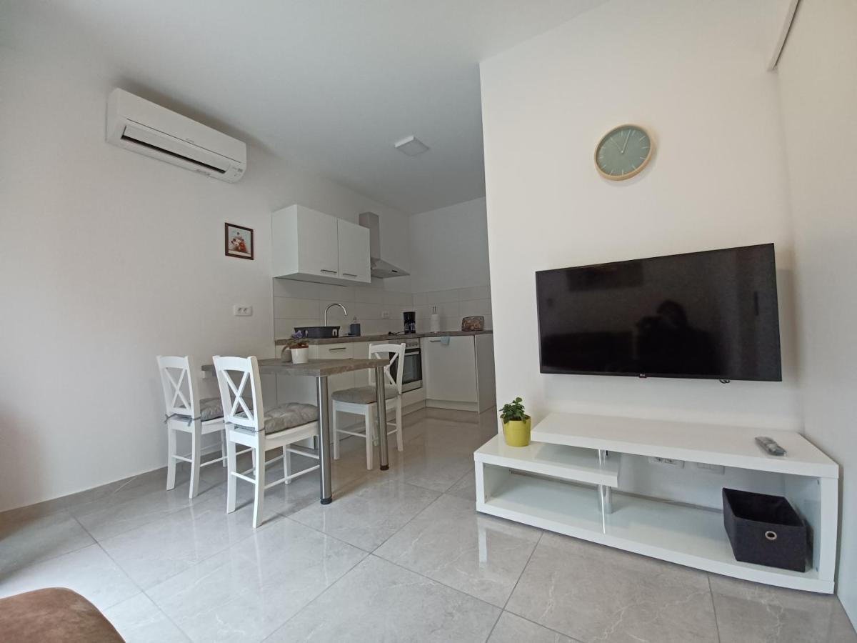 Apartments Leon 1 Novigrad Istria エクステリア 写真